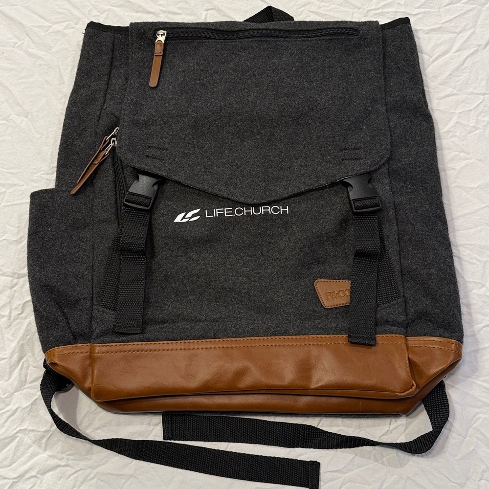 Life Church Craig GroeschelField & Co Campster Satchel Laptop Backpack NWOT
